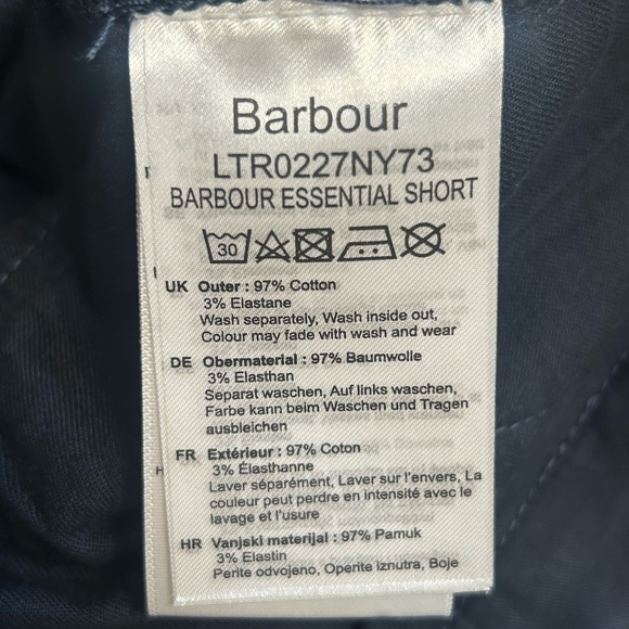 Barbour Women’s Navy Blue Essential Short Size US 14 UK 18 - Picture 7 of 7